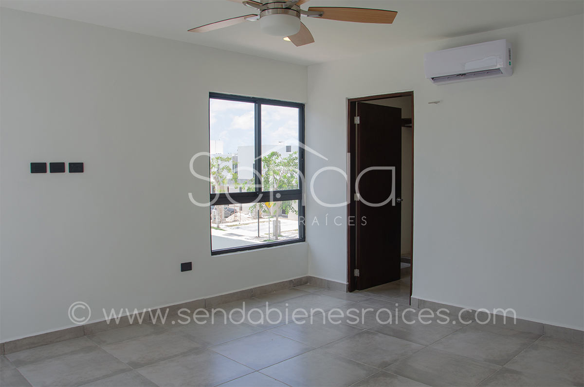 1010-28479-491-21452-Casa-en-venta-de-4-recamaras-en-Fraccionamiento-del-Norte-de-Merida-11.jpg
