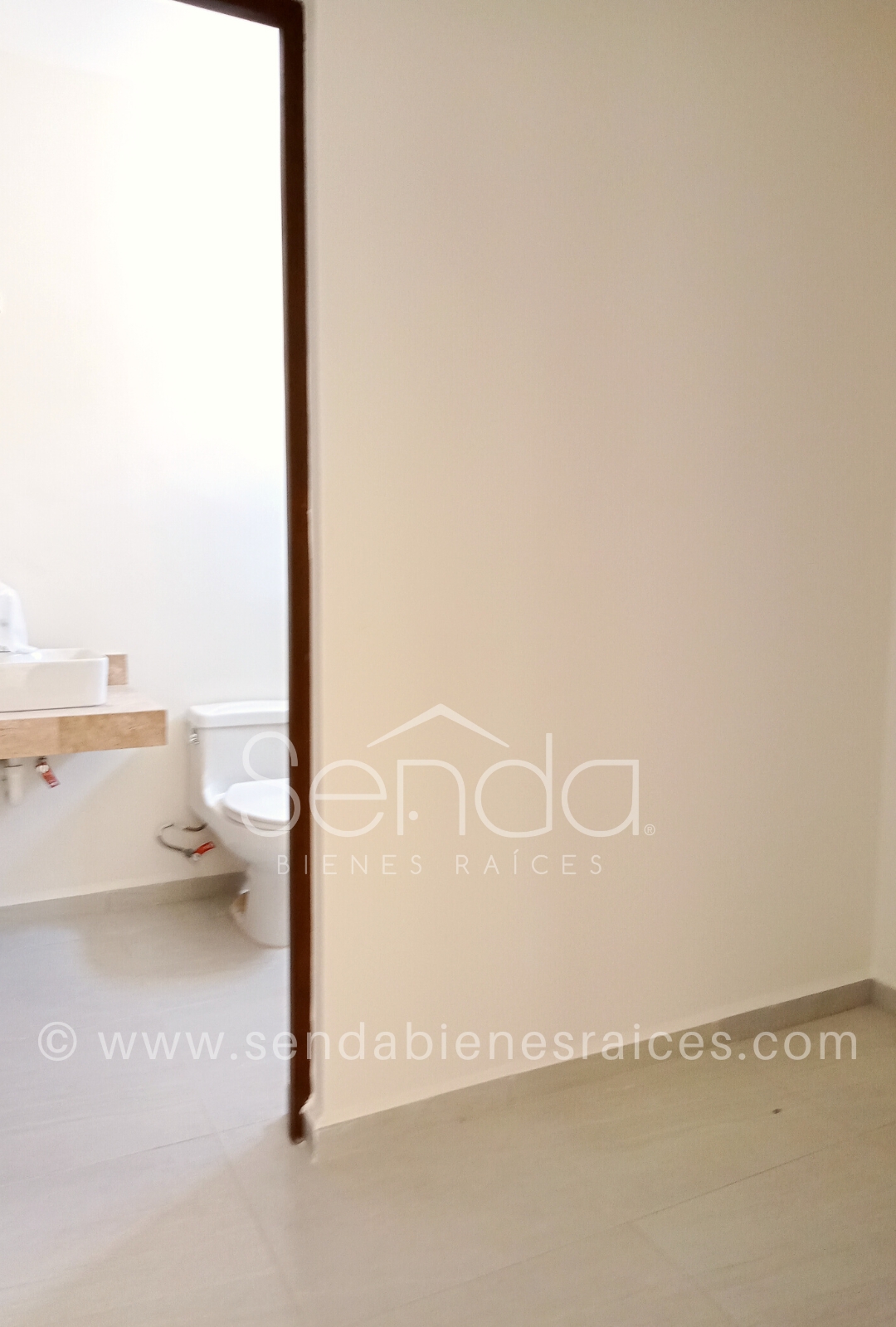 1011-37609-Venta-de-Casa-tipo-Townhouse-en-Privada-Dzitya-con-Alberca-y-3-Habitaciones-11.jpg