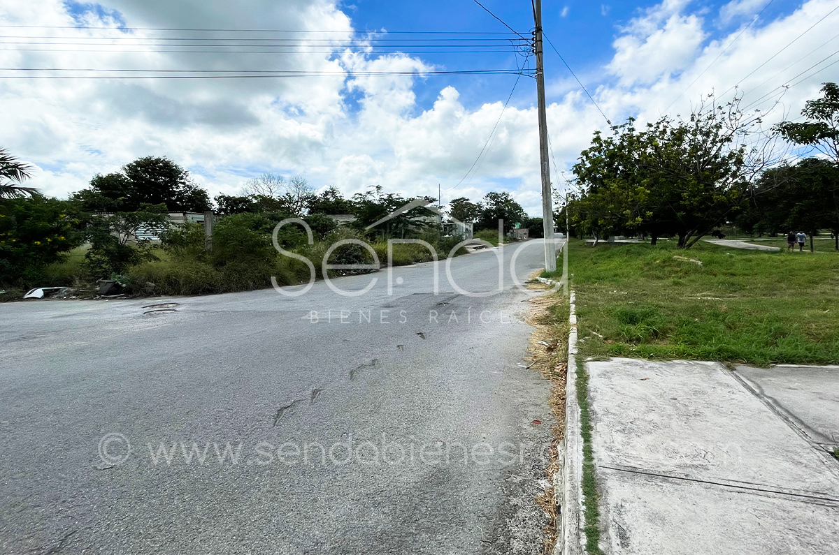1191-34535-22WE-26-Terreno-en-Esquina-en-Venta-frente-a-Paseo-Verde-de-Tixcacal-Opichen-Merida-_(3).jpg