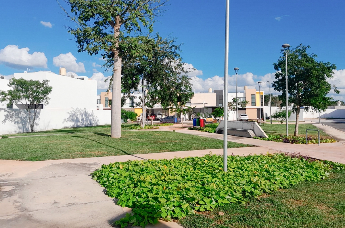1245-37668-Casa-en-Venta-en-Residencial-Salvia-de-3-recamaras-en-esquina-con-amplio-terreno-4.jpg