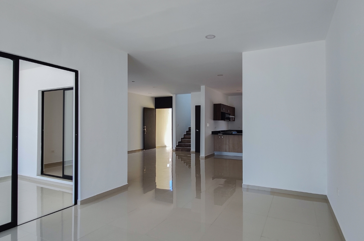 1245-37672-Casa-en-Venta-en-Residencial-Salvia-de-3-recamaras-en-esquina-con-amplio-terreno-8.jpg