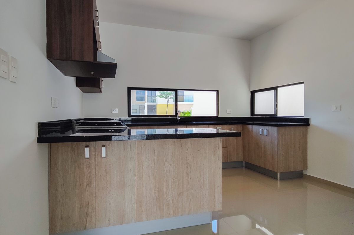 1245-37673-Casa-en-Venta-en-Residencial-Salvia-de-3-recamaras-en-esquina-con-amplio-terreno-9.jpg