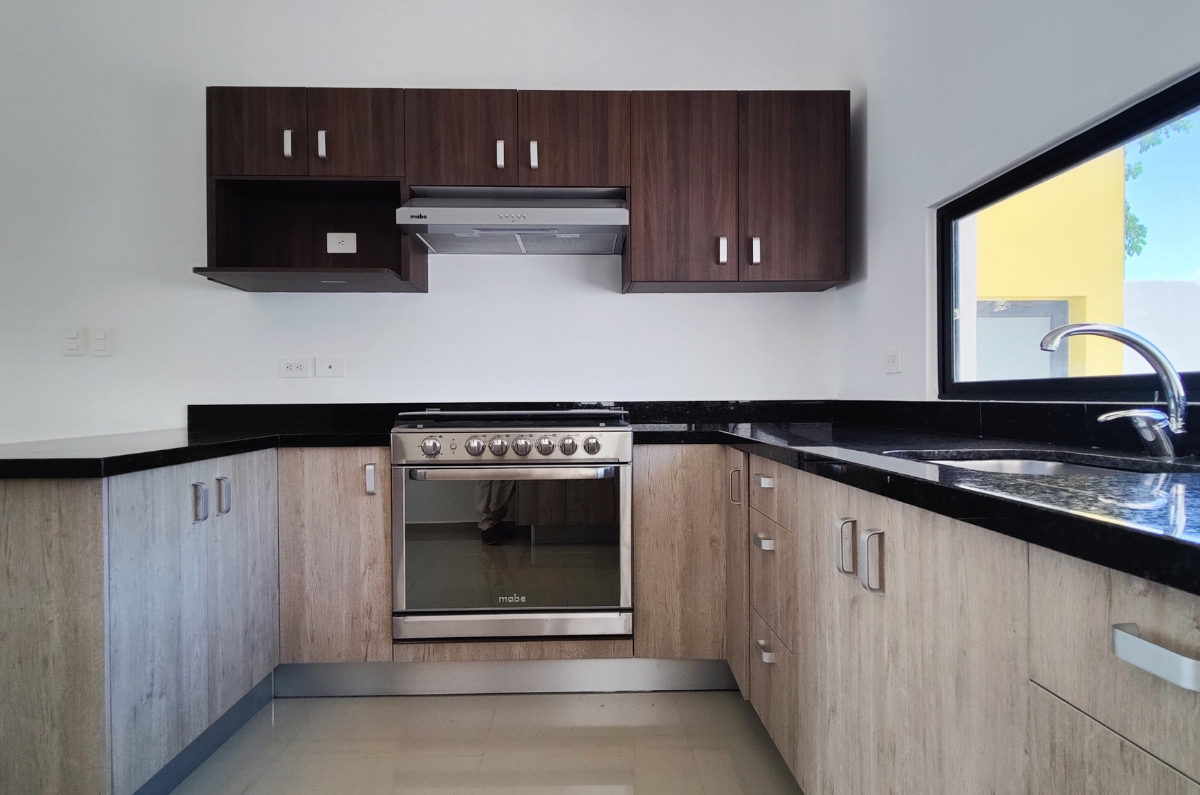 1245-37676-Casa-en-Venta-en-Residencial-Salvia-de-3-recamaras-en-esquina-con-amplio-terreno-12.jpg