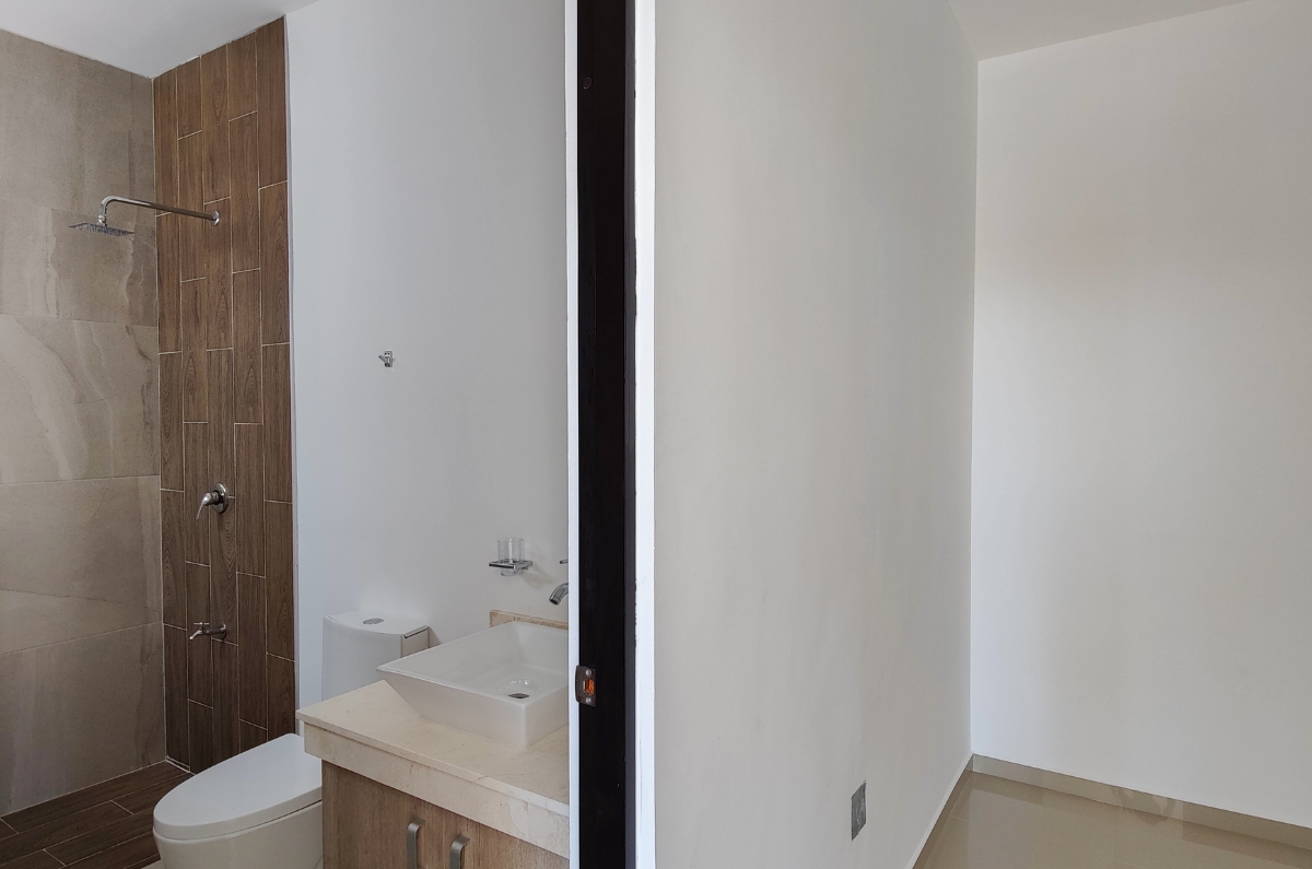 1245-37688-Casa-en-Venta-en-Residencial-Salvia-de-3-recamaras-en-esquina-con-amplio-terreno-24.jpg