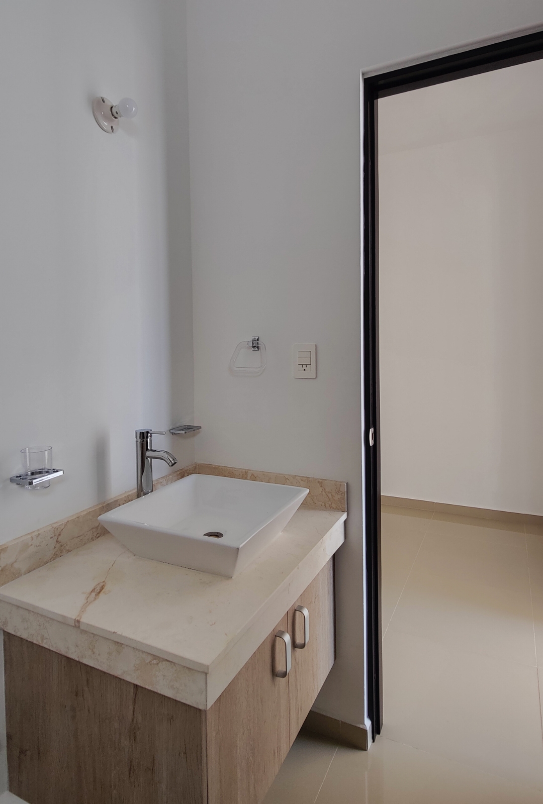 1245-37690-Casa-en-Venta-en-Residencial-Salvia-de-3-recamaras-en-esquina-con-amplio-terreno-26.jpg