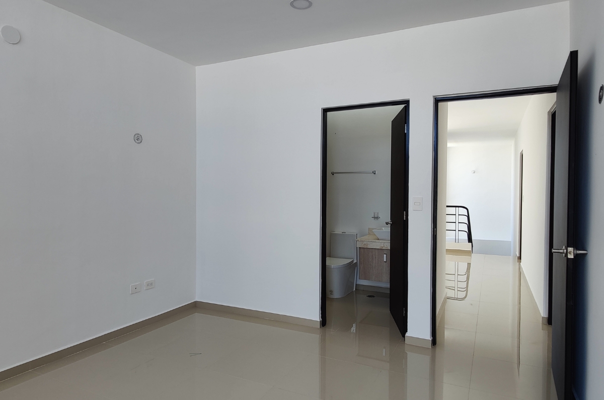 1245-37695-Casa-en-Venta-en-Residencial-Salvia-de-3-recamaras-en-esquina-con-amplio-terreno-31.jpg