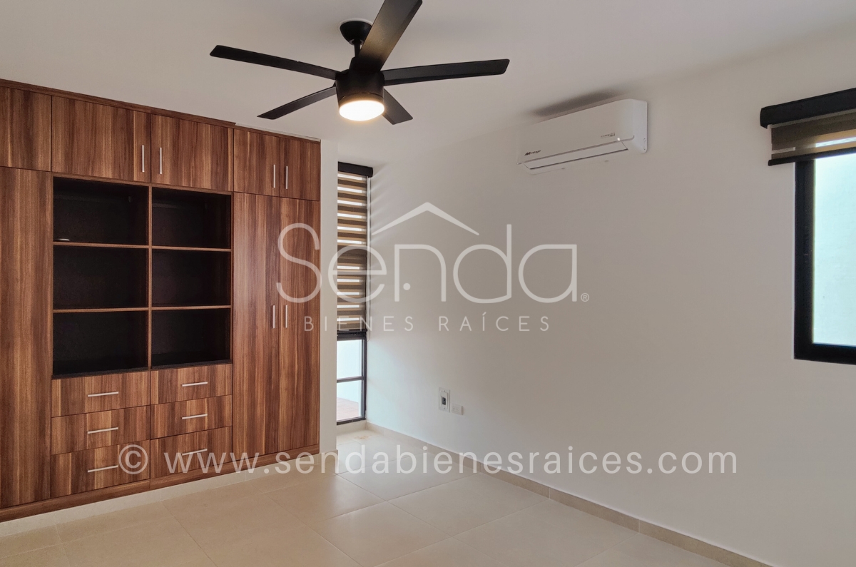 1253-35573-Casa-en-renta-en-la-privada-Fontana-en-Merida-con-4-habitaciones-y-alberca-10.jpg