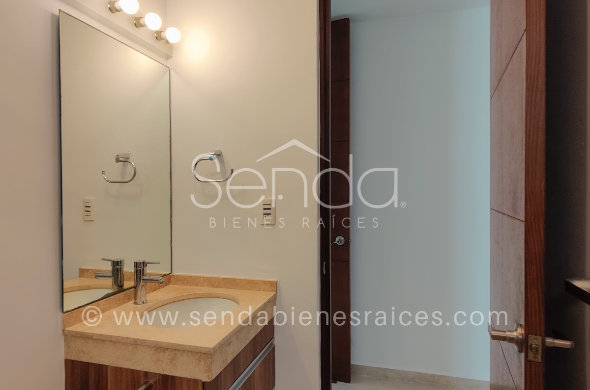 1253-35574-Casa-en-renta-en-la-privada-Fontana-en-Merida-con-4-habitaciones-y-alberca-11.jpg