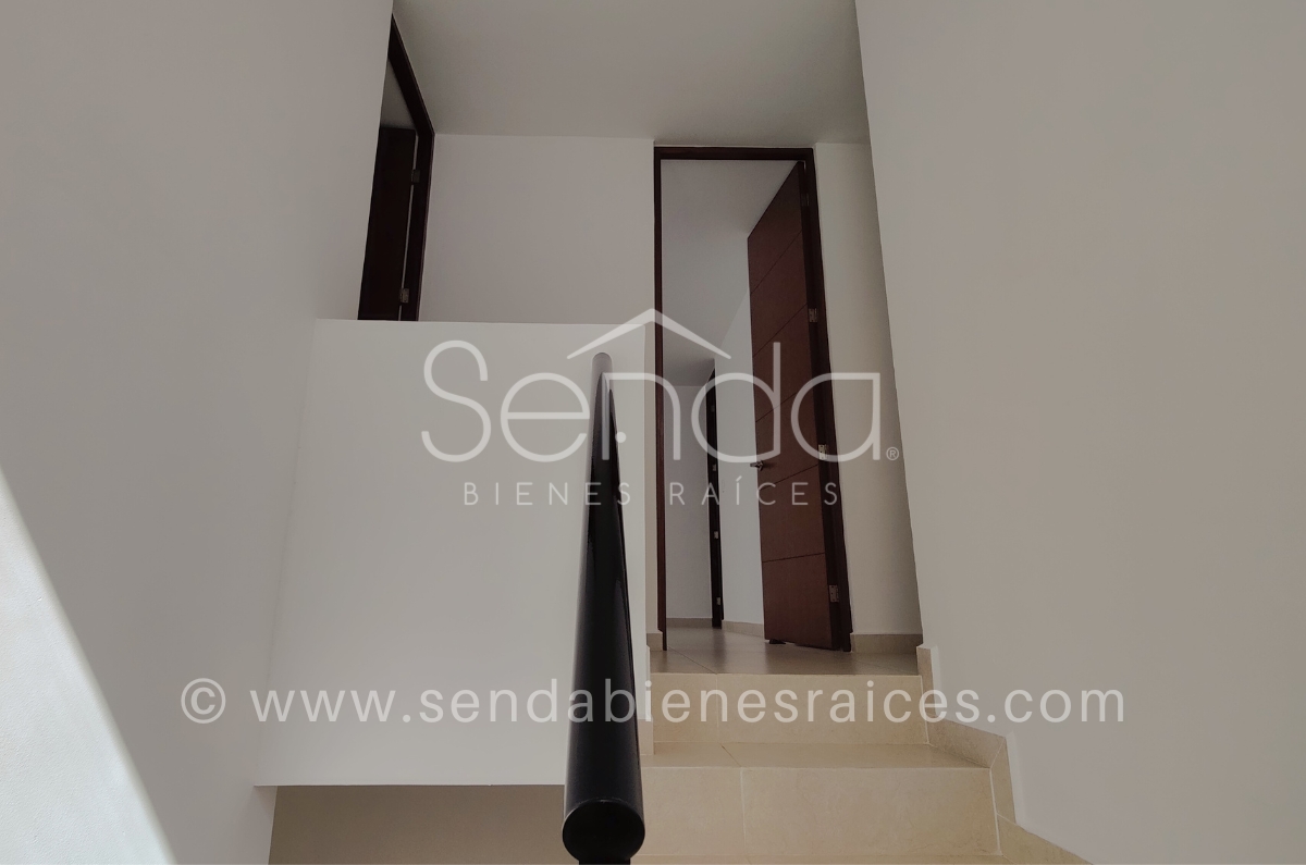 1253-35577-Casa-en-renta-en-la-privada-Fontana-en-Merida-con-4-habitaciones-y-alberca-14.jpg