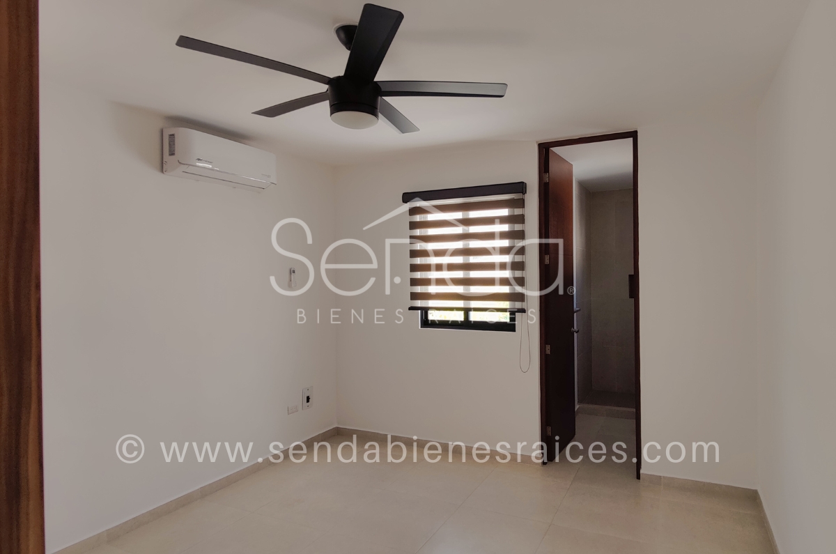 1253-35583-Casa-en-renta-en-la-privada-Fontana-en-Merida-con-4-habitaciones-y-alberca-20.jpg