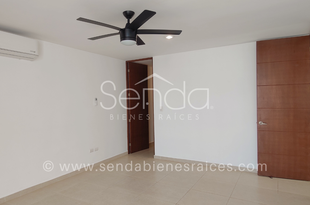 1253-35592-Casa-en-renta-en-la-privada-Fontana-en-Merida-con-4-habitaciones-y-alberca-29.jpg