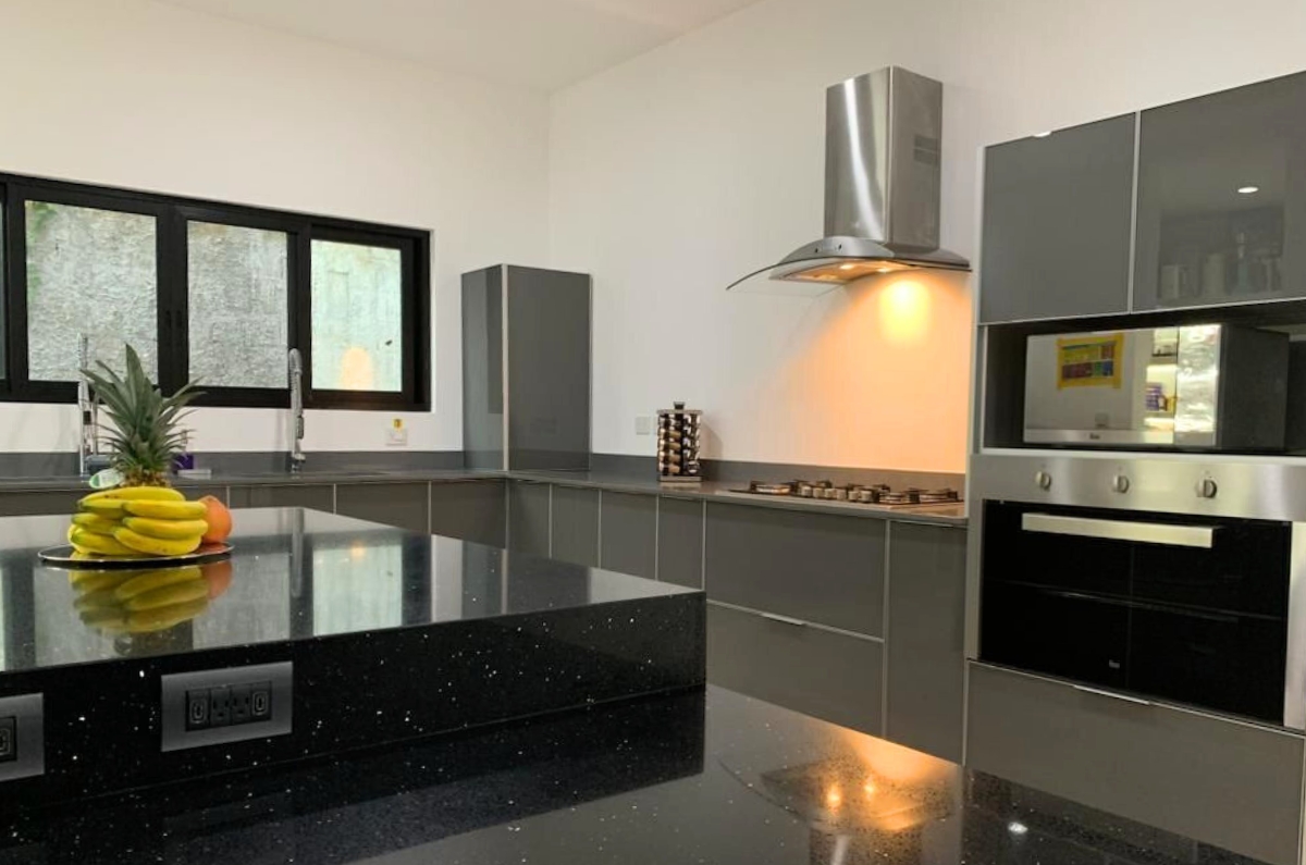 1303-36914-Residencia-en-Venta-ubicada-en-Allegra-Residencial-Merida-con-Paneles-solares-5.jpg