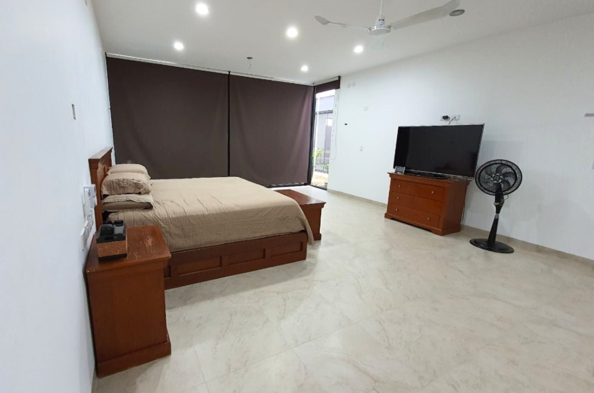 1303-36916-Residencia-en-Venta-ubicada-en-Allegra-Residencial-Merida-con-Paneles-solares-7.jpg