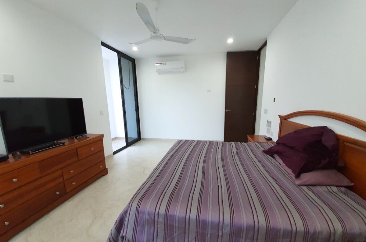 1303-36917-Residencia-en-Venta-ubicada-en-Allegra-Residencial-Merida-con-Paneles-solares-8.jpg