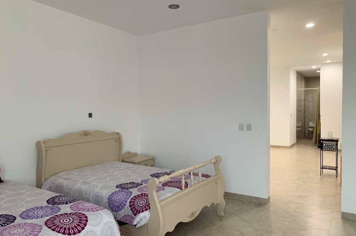 1303-36920-Residencia-en-Venta-ubicada-en-Allegra-Residencial-Merida-con-Paneles-solares-12.jpg