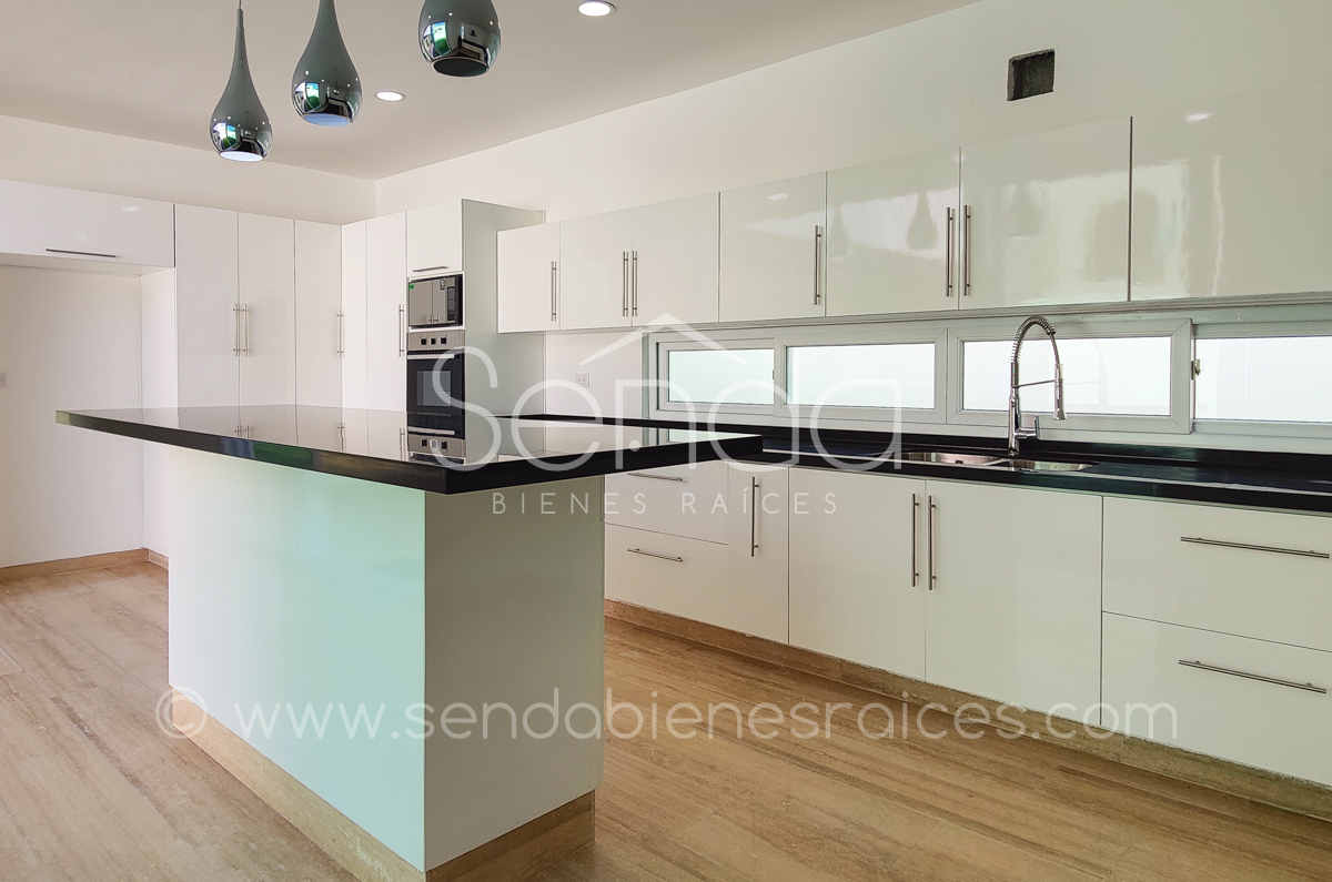 1305-36957-Casa_en_Venta_en_la_Privada_NorteMerida_con_recamara_en_Planta_Baja_y_Alberca_(8).jpg
