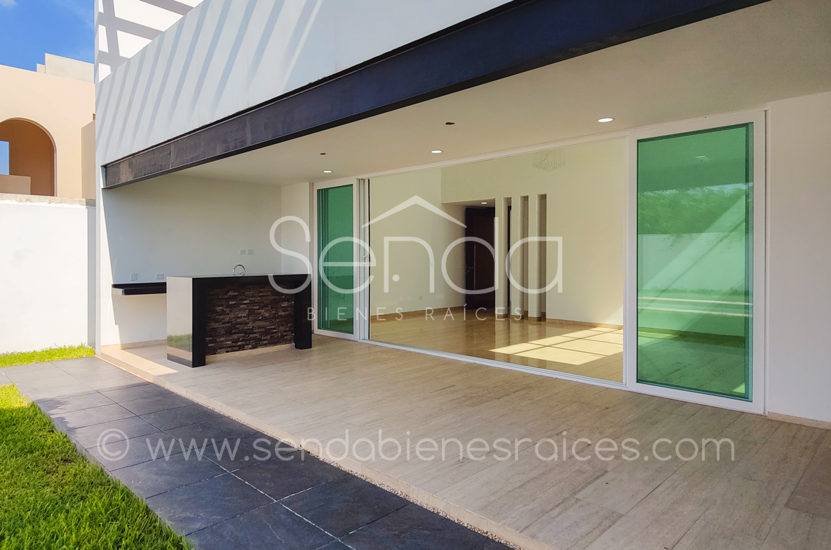 1305-36958-Casa_en_Venta_en_la_Privada_NorteMerida_con_recamara_en_Planta_Baja_y_Alberca_(9).jpg