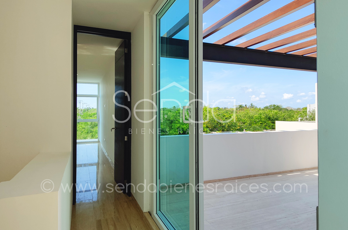 1305-36964-Casa_en_Venta_en_la_Privada_NorteMerida_con_recamara_en_Planta_Baja_y_Alberca_(15).jpg
