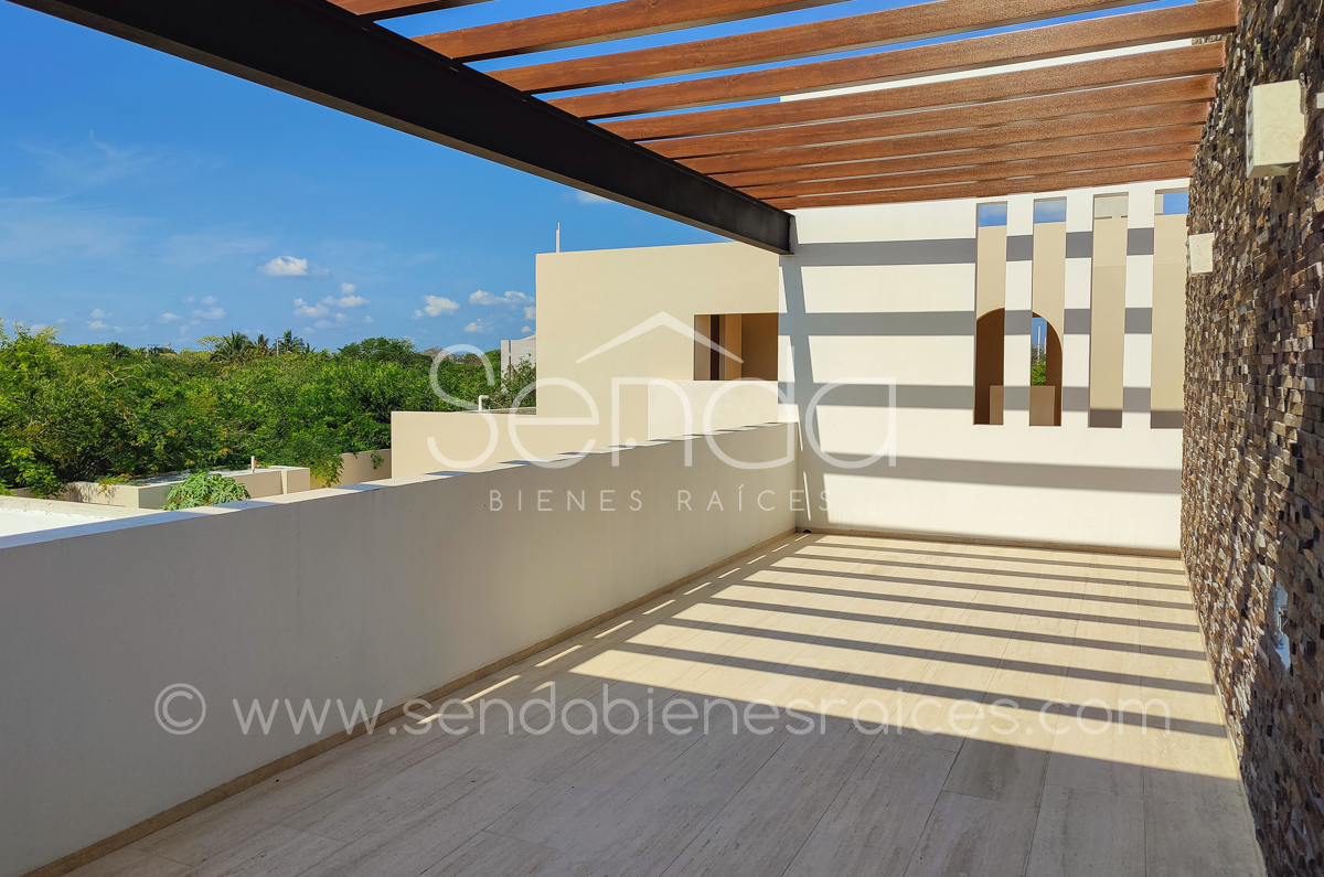 1305-36966-Casa_en_Venta_en_la_Privada_NorteMerida_con_recamara_en_Planta_Baja_y_Alberca_(17).jpg