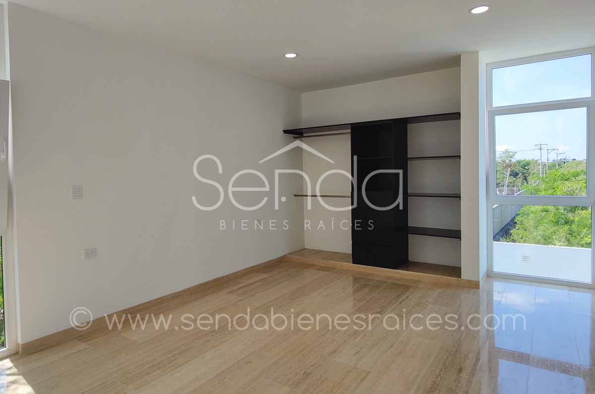 1305-36969-Casa_en_Venta_en_la_Privada_NorteMerida_con_recamara_en_Planta_Baja_y_Alberca_(20).jpg