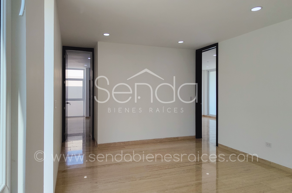 1305-36972-Casa_en_Venta_en_la_Privada_NorteMerida_con_recamara_en_Planta_Baja_y_Alberca_(23).jpg