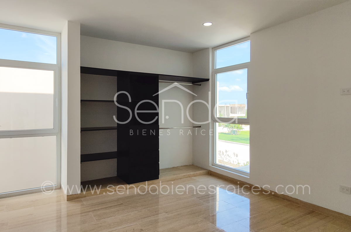 1305-36973-Casa_en_Venta_en_la_Privada_NorteMerida_con_recamara_en_Planta_Baja_y_Alberca_(24).jpg