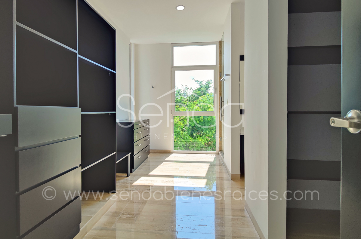 1305-36976-Casa_en_Venta_en_la_Privada_NorteMerida_con_recamara_en_Planta_Baja_y_Alberca_(27).jpg
