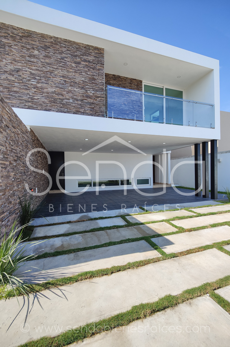 1305-36986-Casa_en_Venta_en_la_Privada_NorteMerida_con_recamara_en_Planta_Baja_y_Alberca.jpg