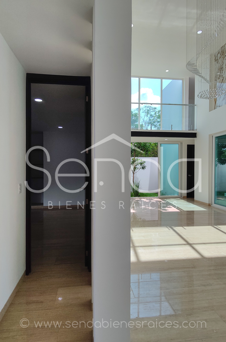 1305-36990-Casa_en_Venta_en_la_Privada_NorteMerida_con_recamara_en_Planta_Baja_y_Alberca_(4).jpg