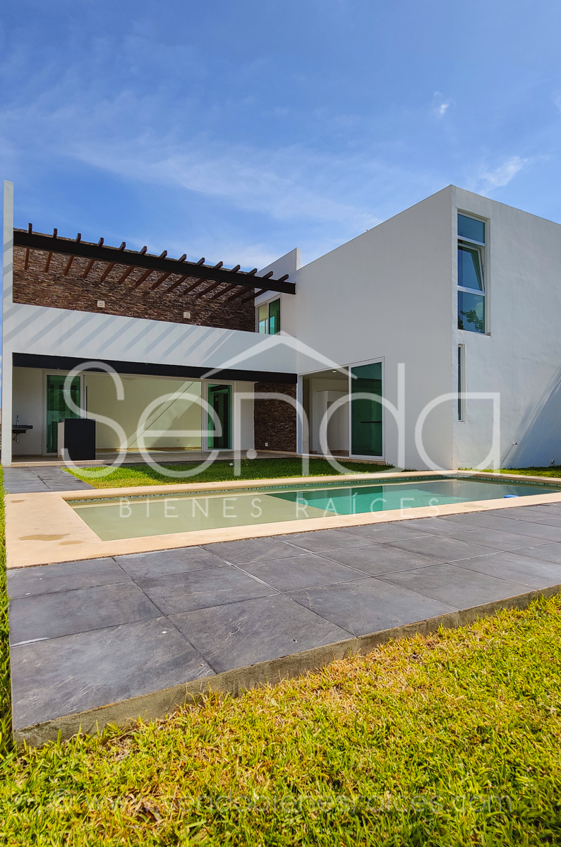 1305-36998-Casa_en_Venta_en_la_Privada_NorteMerida_con_recamara_en_Planta_Baja_y_Alberca_(12).jpg