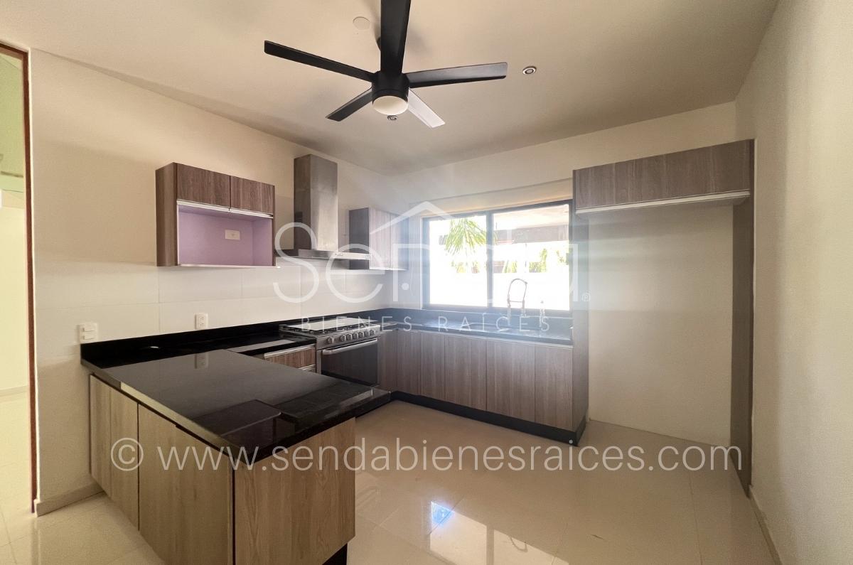 1396-40325-Casa-en-Renta-en-Temozon-en-Merida-con-4-Habitaciones-dentro-dentro-de-privada-6.jpg