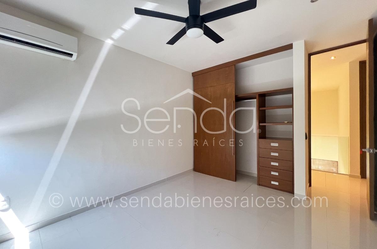 1396-40344-Casa-en-Renta-en-Temozon-en-Merida-con-4-Habitaciones-dentro-dentro-de-privada-25.jpg
