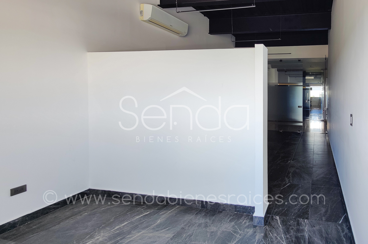 1398-40216-23FR_01_Oficina_en_renta_en_SkyCity_Mérida_con_cuota_de_mantenimiento_incluida_(8).jpg