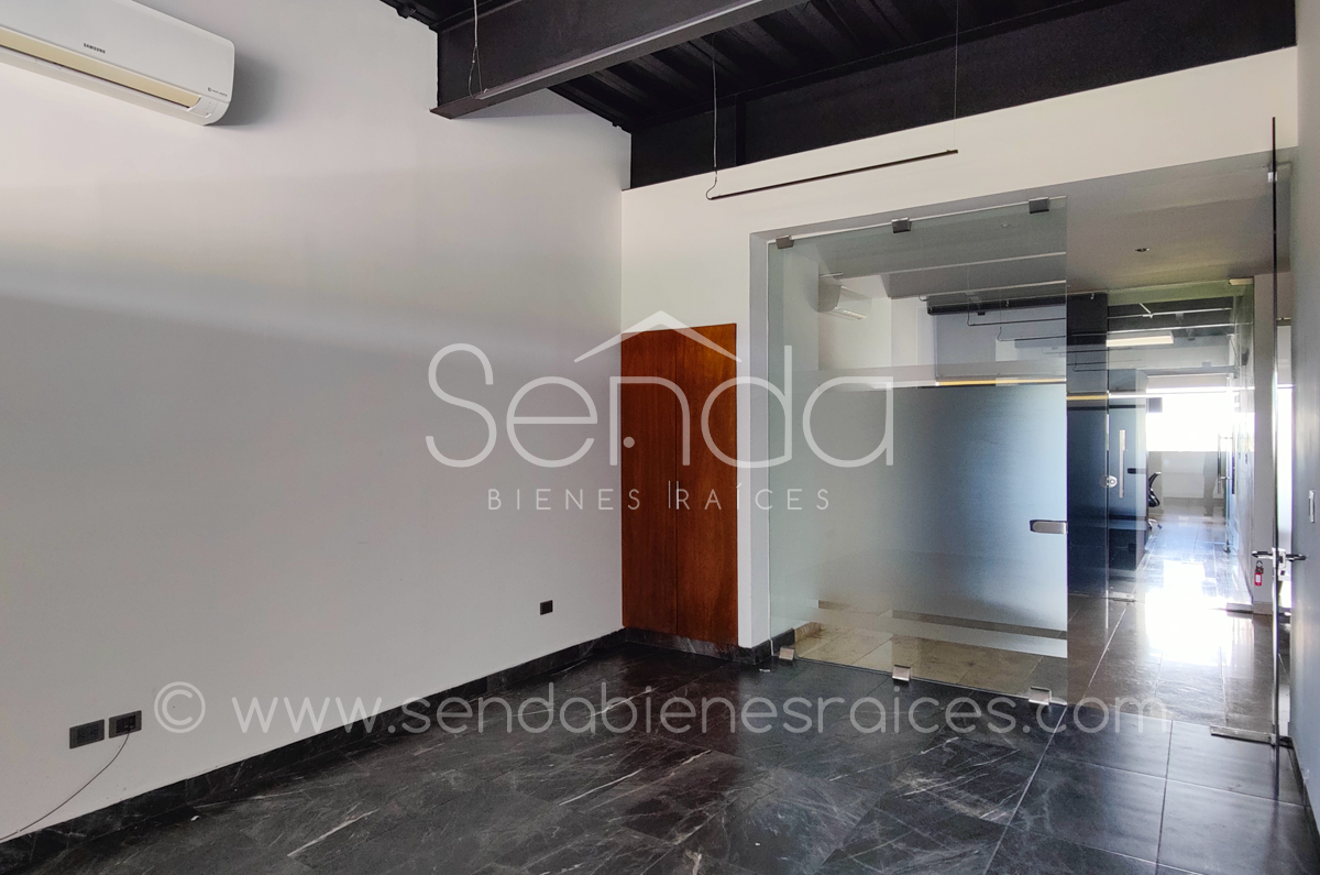 1398-40218-23FR_01_Oficina_en_renta_en_SkyCity_Mérida_con_cuota_de_mantenimiento_incluida_(10).jpg