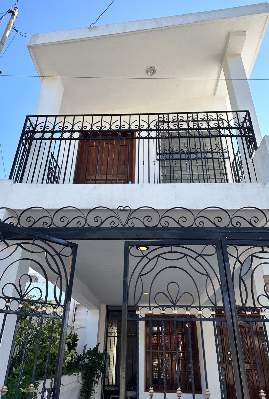 1428-40570-Casa-en-venta-de-4-habitaciones-a-12-minutos-del-Barrio-de-Santiago-en-Merida-2.jpg