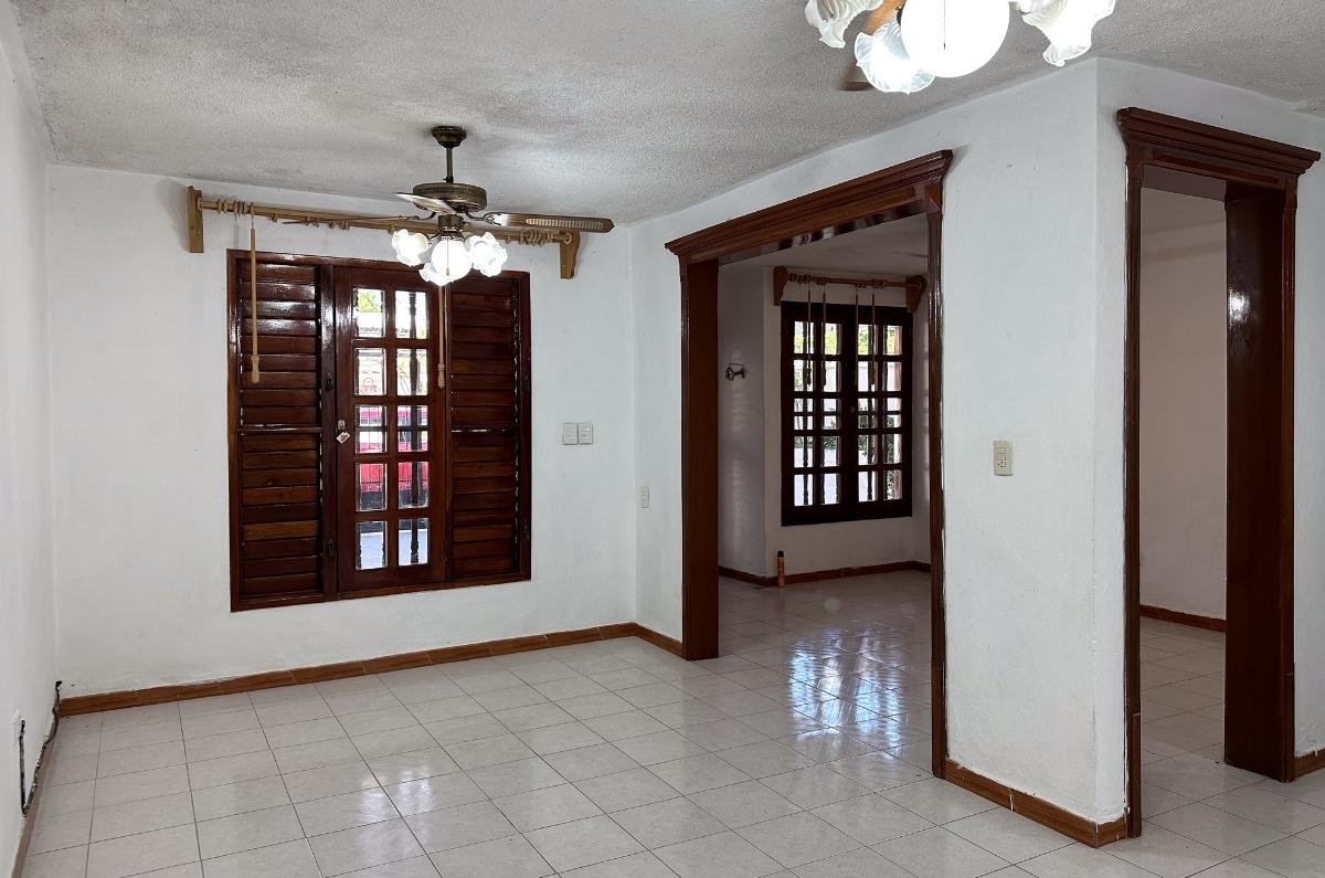1428-40598-Casa-en-venta-de-4-habitaciones-a-12-minutos-del-Barrio-de-Santiago-en-Merida-30.jpg