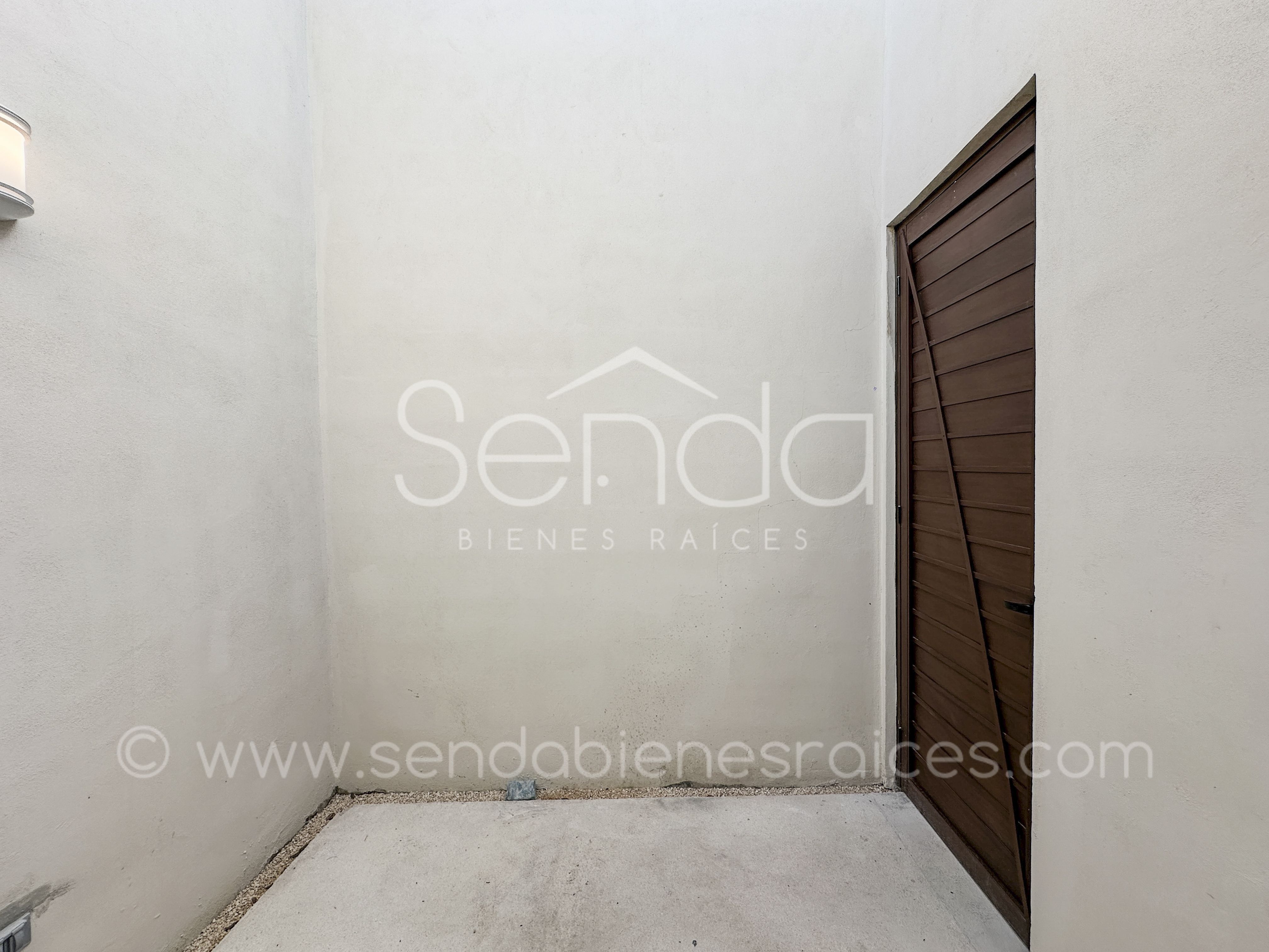 1468-47715--Casa-Tiki-Tiki-en-venta-de-una-planta-en-Cholul-Mérida-3-habitaciones-y-alberca_(75).jpg