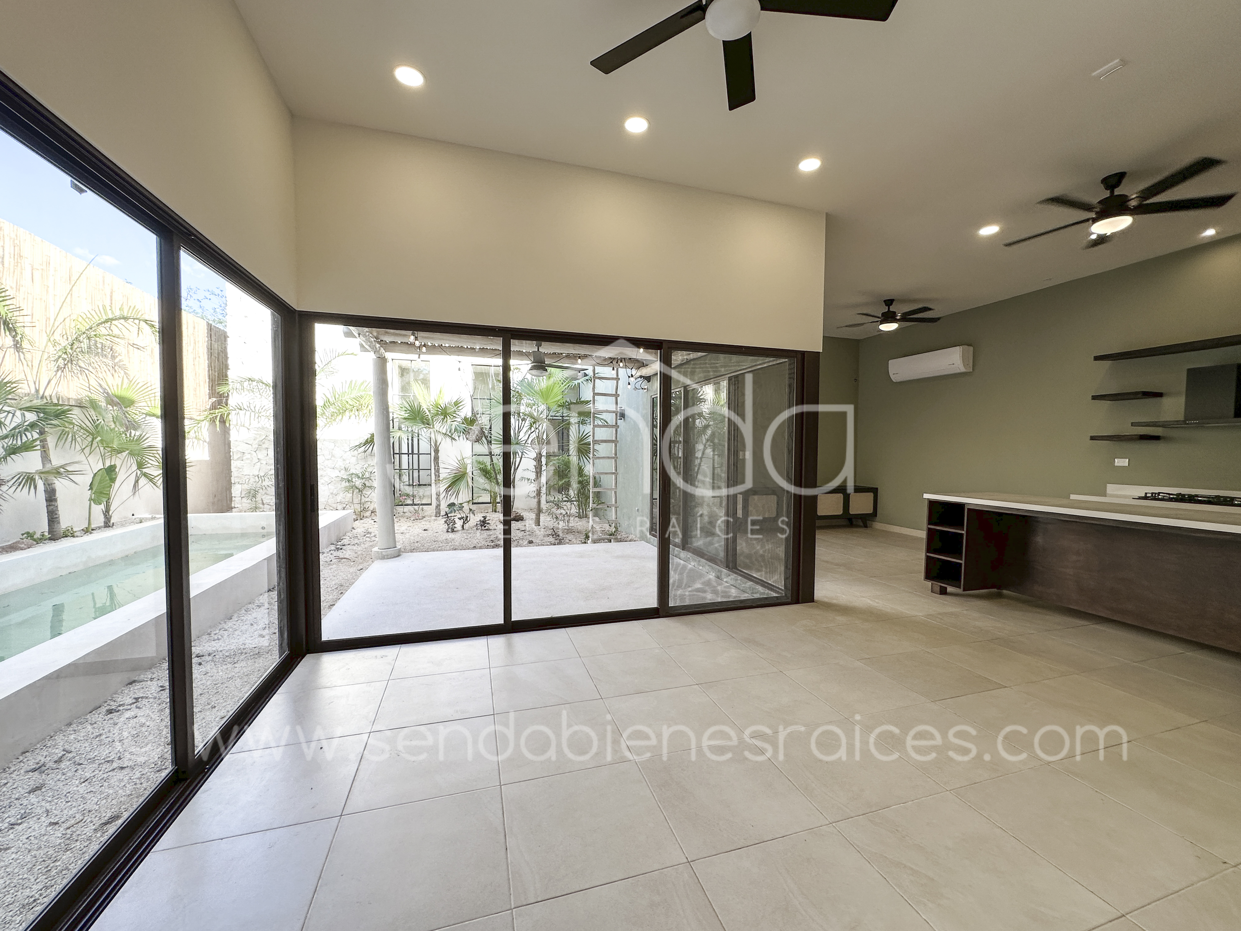 1468-47738--Casa-Tiki-Tiki-en-venta-de-una-planta-en-Cholul-Mérida-3-habitaciones-y-alberca_(98).jpg