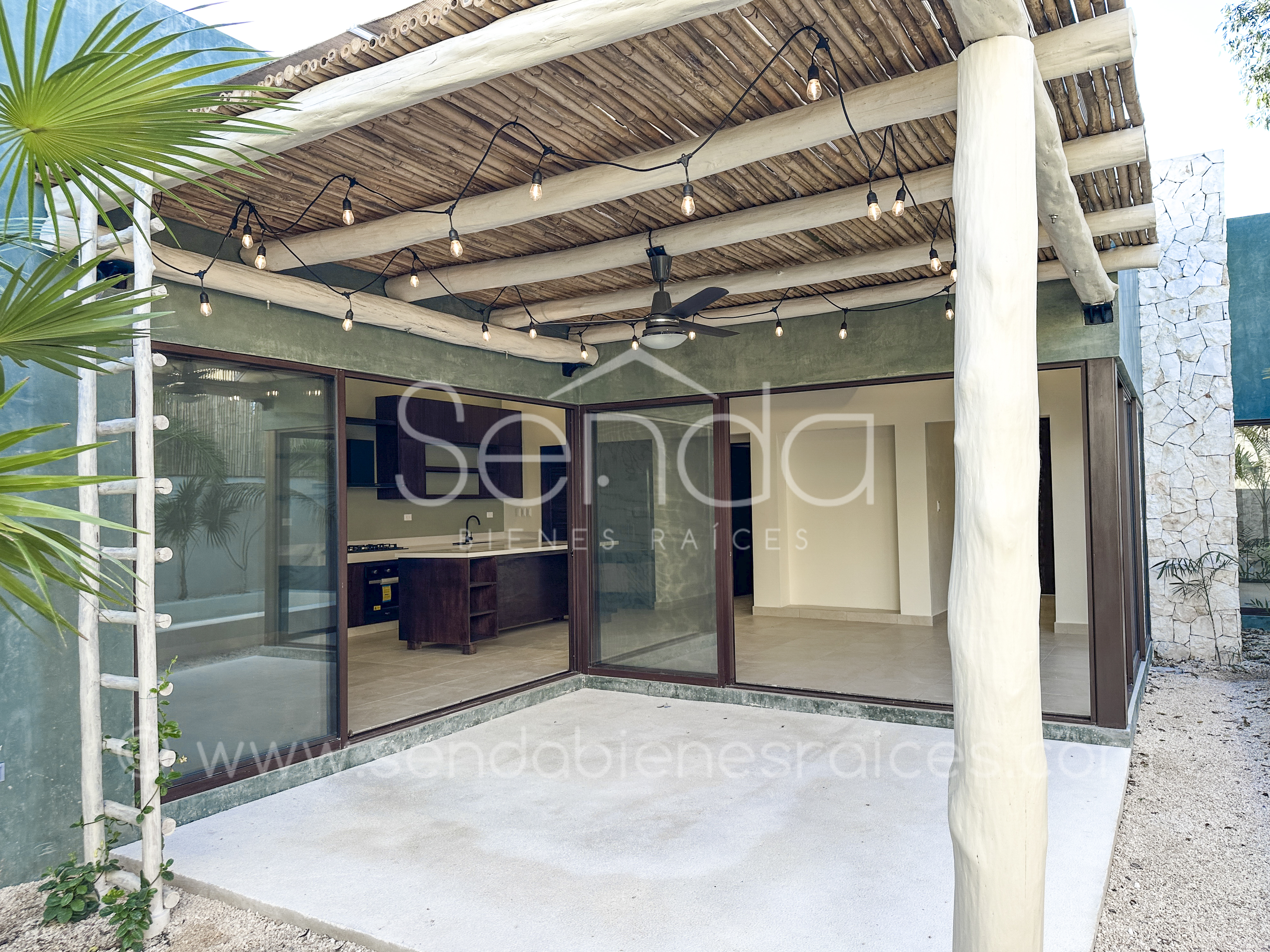 1468-47747--Casa-Tiki-Tiki-en-venta-de-una-planta-en-Cholul-Mérida-3-habitaciones-y-alberca_(107).jpg