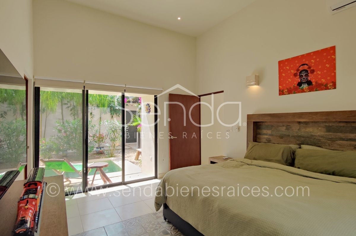 1509-42855-Casa-en-venta-en-Cholul-Merida-una-planta-con-3-habitaciones-alberca-y-paneles-MA35.jpg