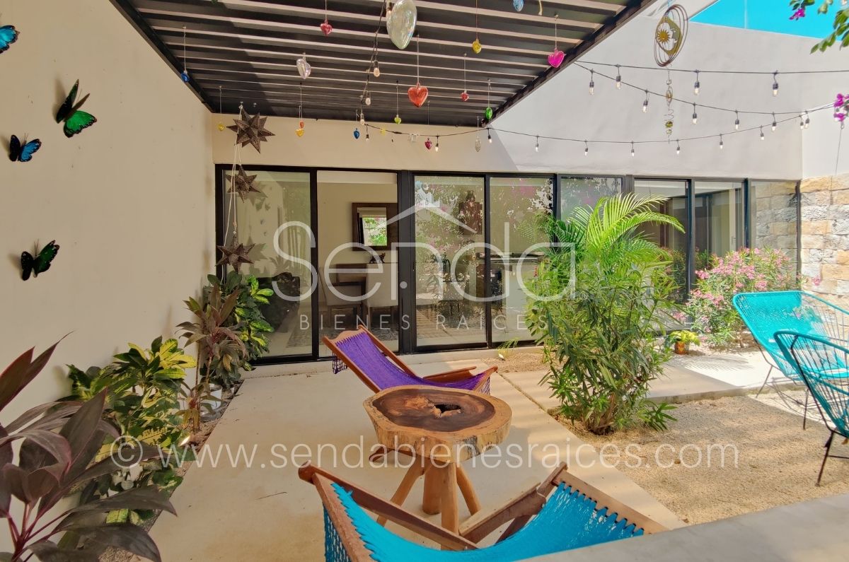 1509-42859-Casa-en-venta-en-Cholul-Merida-una-planta-con-3-habitaciones-alberca-y-paneles-MA31.jpg