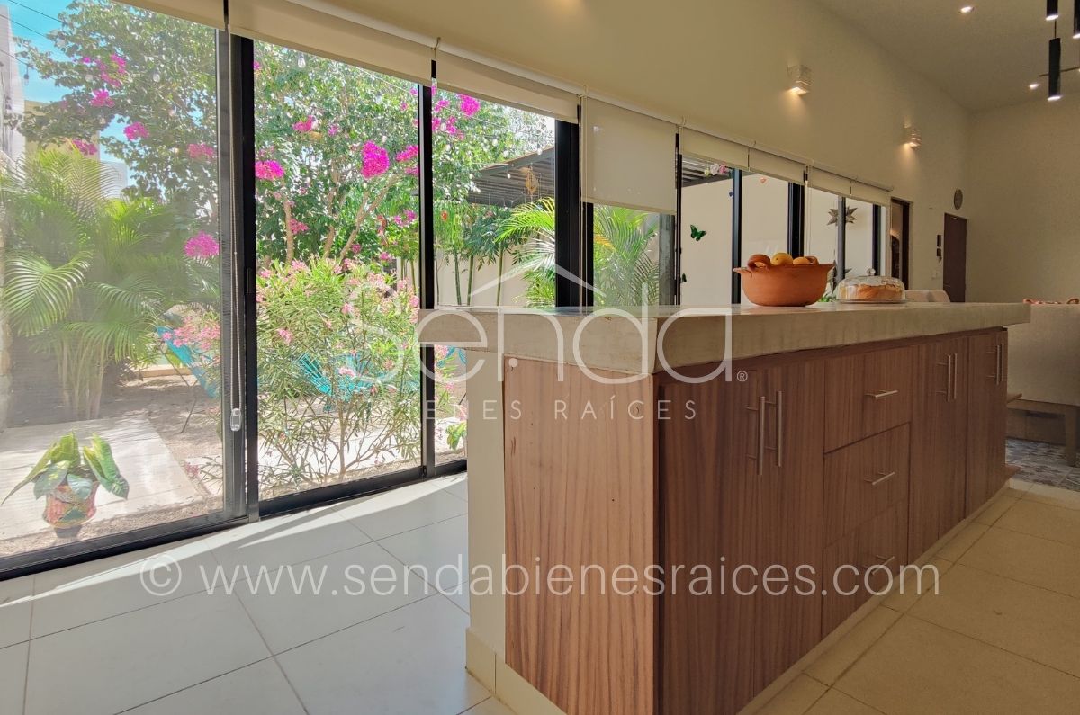 1509-42875-Casa-en-venta-en-Cholul-Merida-una-planta-con-3-habitaciones-alberca-y-paneles-MA14.jpg