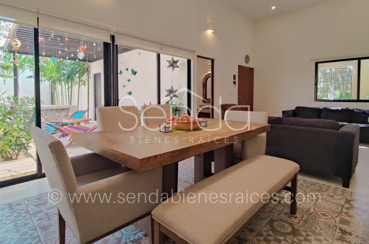 1509-42876-Casa-en-venta-en-Cholul-Merida-una-planta-con-3-habitaciones-alberca-y-paneles-MA13.jpg