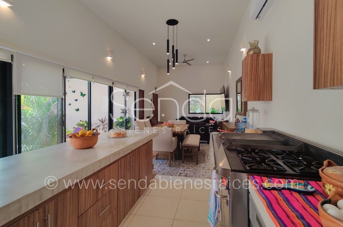 1509-42886-Casa-en-venta-en-Cholul-Merida-una-planta-con-3-habitaciones-alberca-y-paneles-MA3.jpg