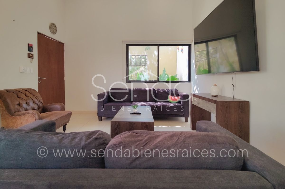 1509-42887-Casa-en-venta-en-Cholul-Merida-una-planta-con-3-habitaciones-alberca-y-paneles-MA2.jpg