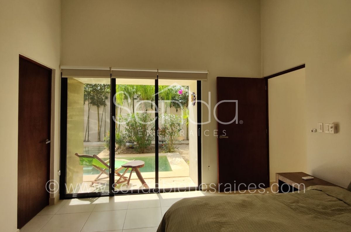 1509-42889-Casa-en-venta-en-Cholul-Merida-una-planta-con-3-habitaciones-alberca-y-paneles-MA42.jpg