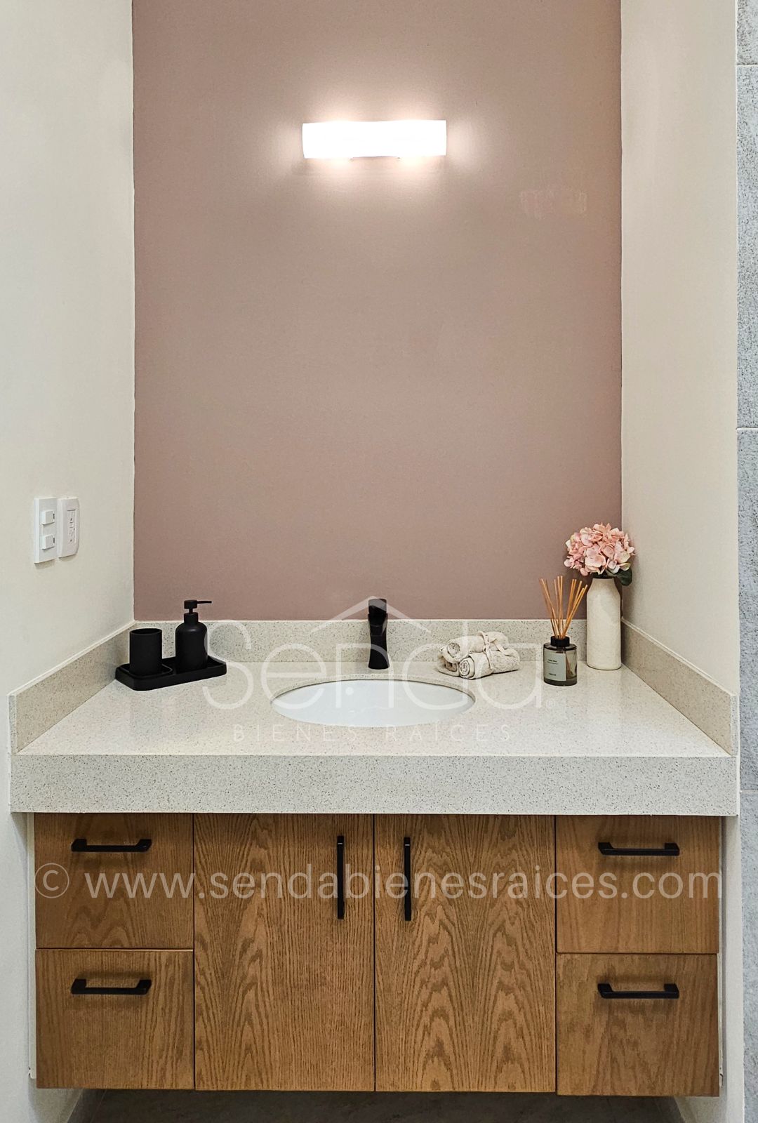 1700-50615-Casa-Tiki-Tiki-en-venta-de-una-planta-en-Cholul-Merida-modelo-B-con-alberca_(17).jpg