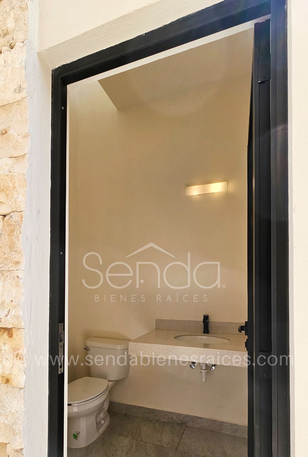 1700-50618-Casa-Tiki-Tiki-en-venta-de-una-planta-en-Cholul-Merida-modelo-B-con-alberca_(20).jpg