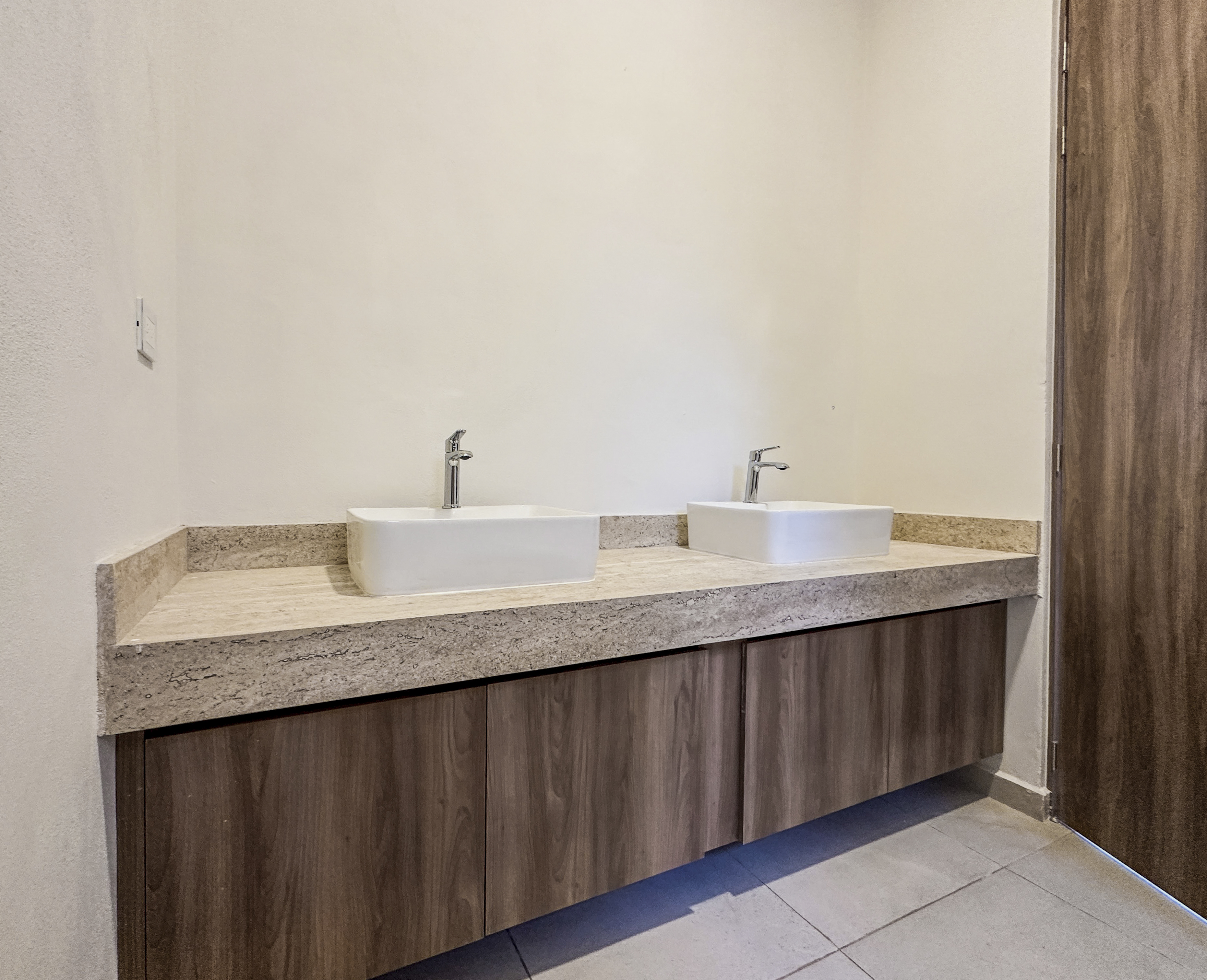 1806-52745-Casa-en-venta-de-un-piso-con-2-habitaciones-y-alberca-en-Naia-Residencial-Conkal_(1).jpg