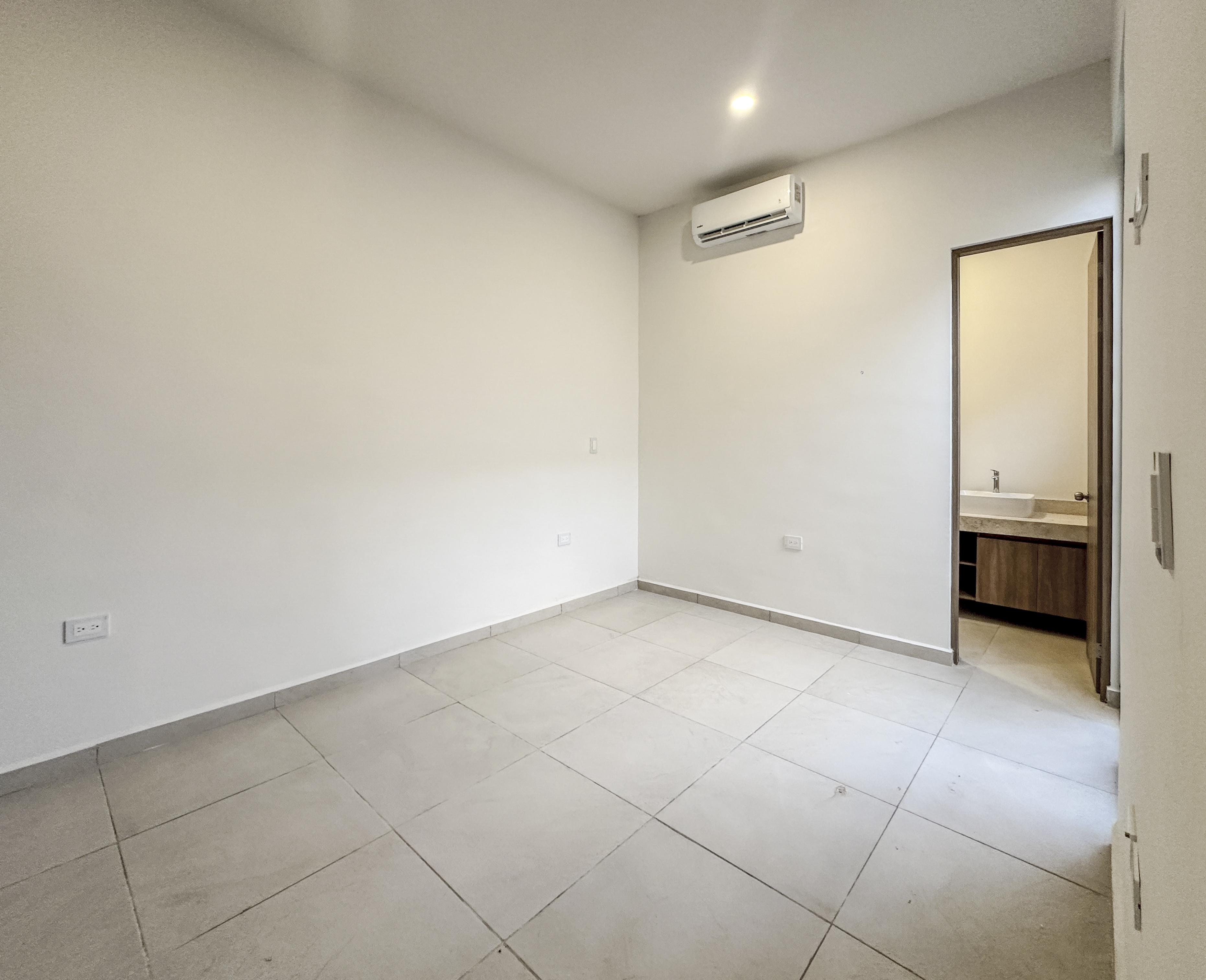 1806-52764-Casa-en-venta-de-un-piso-con-2-habitaciones-y-alberca-en-Naia-Residencial-Conkal_(21).jpg